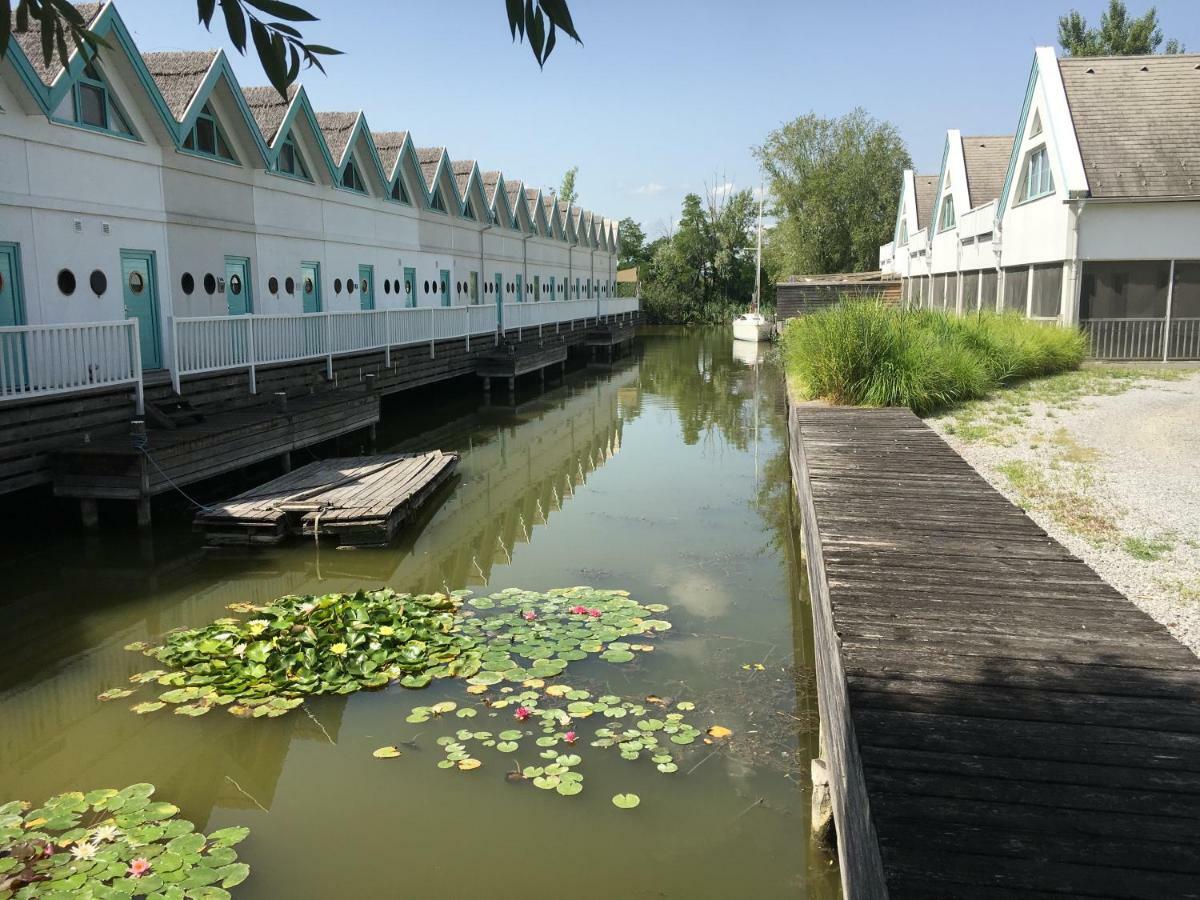 Bootshaus Am See 네우시에들암시 외부 사진